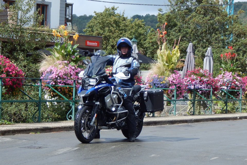 Motorrijbewijspoint Nieuwegein examengarantie AVB en AVD